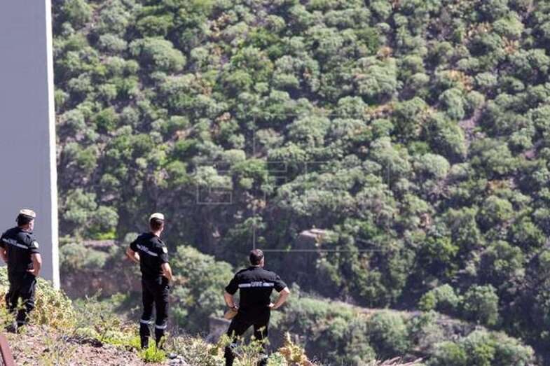 Imagen del dispositivo de búsqueda de Juana Ramos en barrancos y zonas de costa del norte de Gran Canaria / EFE Quique Curbelo